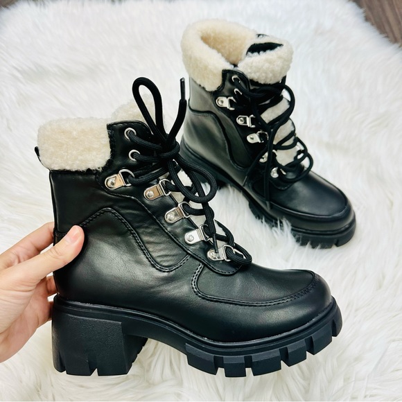 Black leather teddy fur boot - Picture 3 of 7